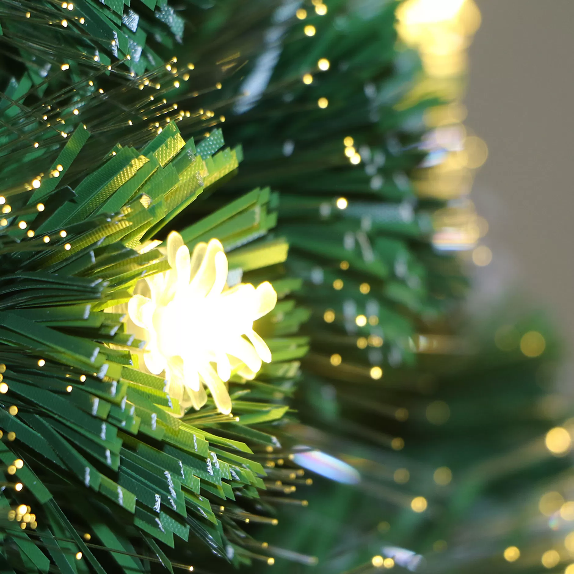 Cheap Ctp6Ft01 Pre-Lit Fiber Optic Artificial Christmas Pine Tree With Pinecones And Berry Clusters - 6 Foot Pre-Lit