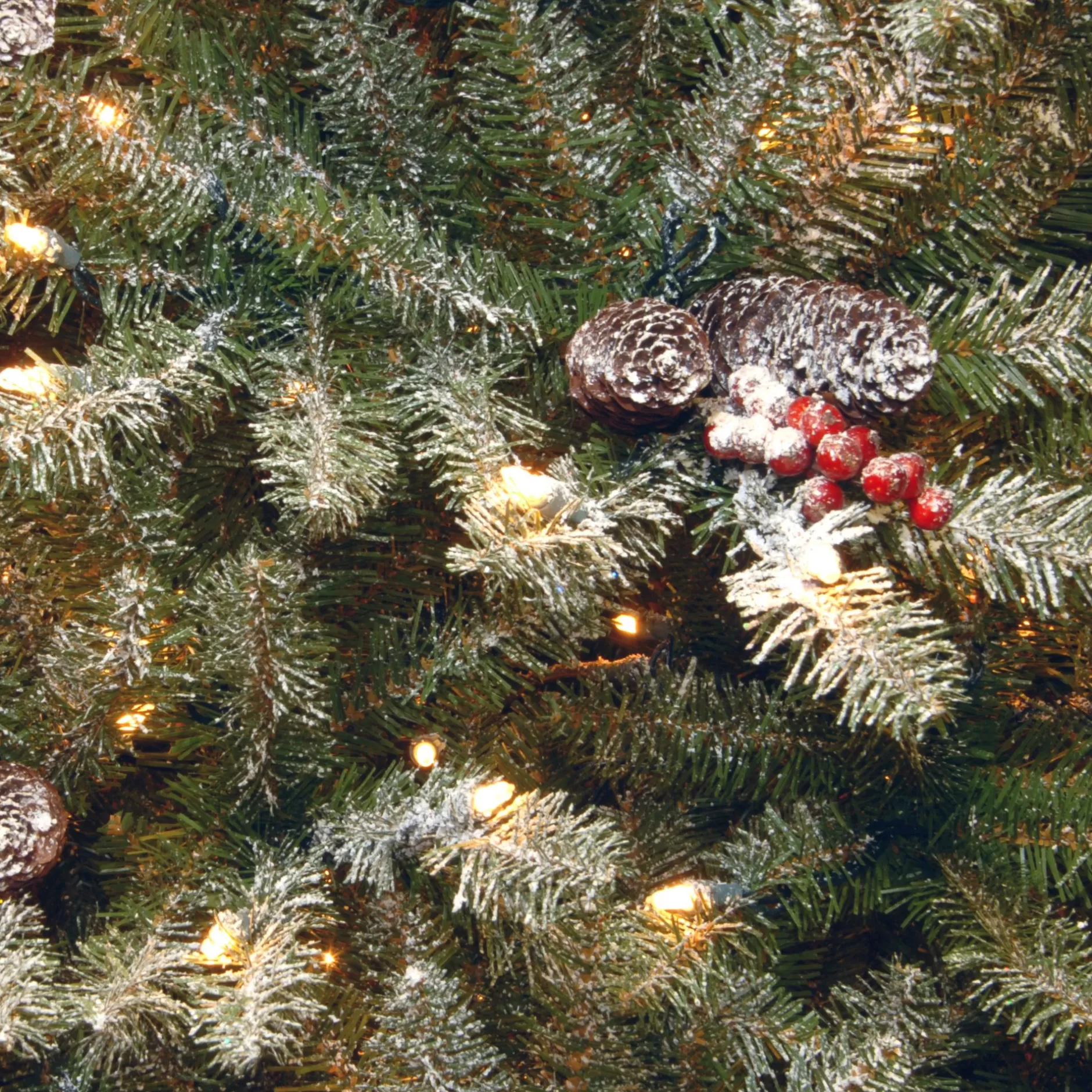 Best 6.5' Dunhill Fir Artificial Christmas Tree With Red Berries – Clear Lights Pre-Lit