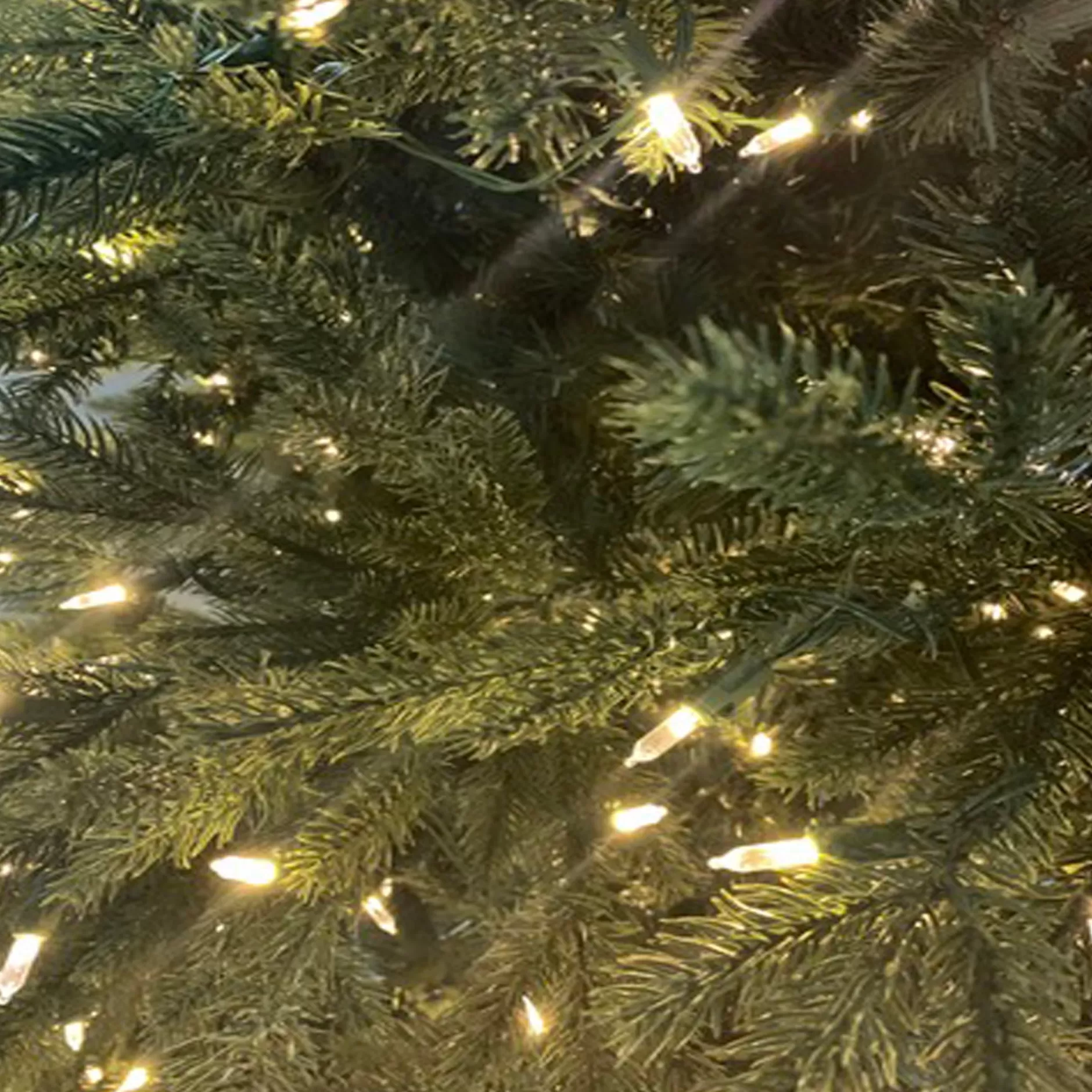 Best Sale 7.5' Green And Brown Pre-Lit Premium Pine Christmas Tree With Led Clear Lights Pre-Lit