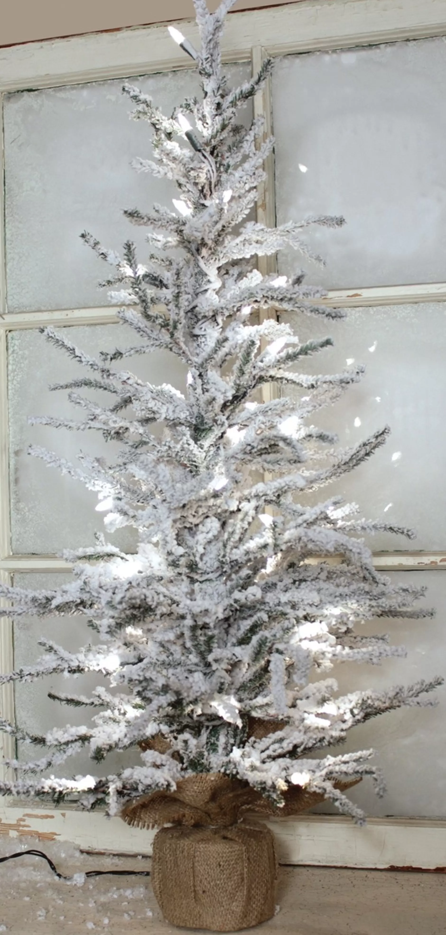 Outlet 3' Pre-Lit Frosted Pine Christmas Tree In Burlap Sack - Clear Lights Flocked