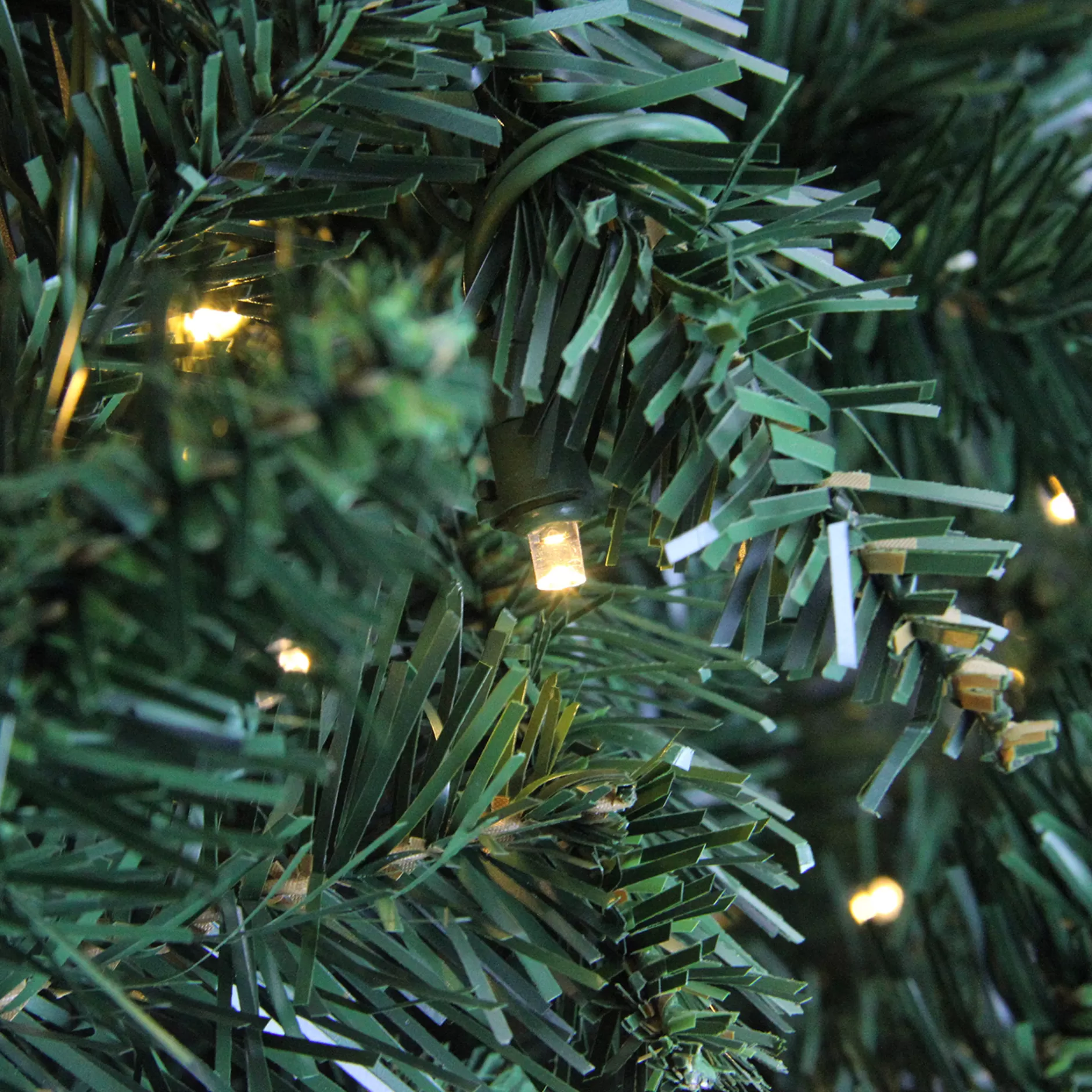 Store 7.5' Pre-Lit Full Buffalo Fir Artificial Christmas Tree - Warm White Led Lights Pre-Lit