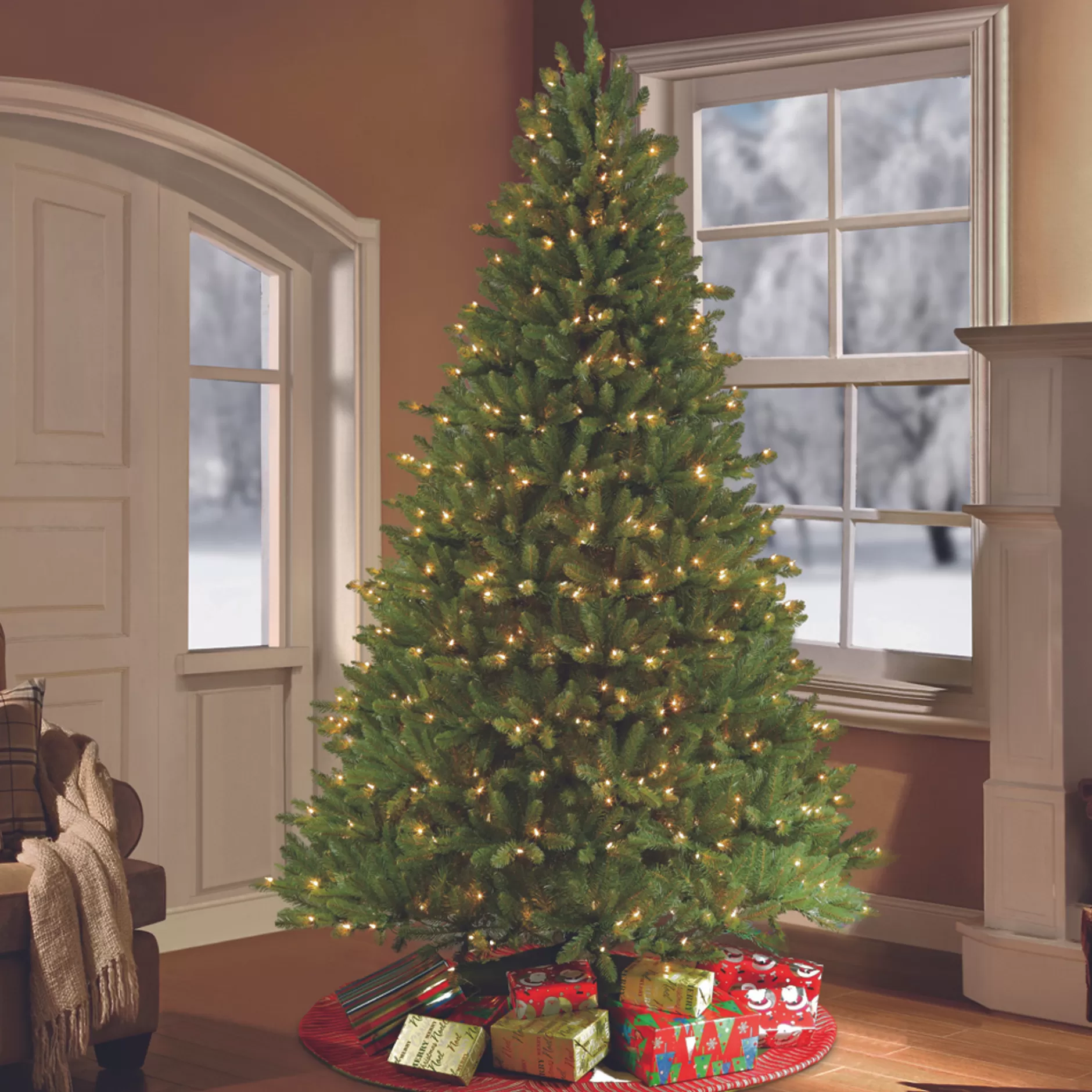 Store 7.5' Pre-Lit Medium Fraser Fir Artificial Christmas Tree – Clear Lights Pre-Lit