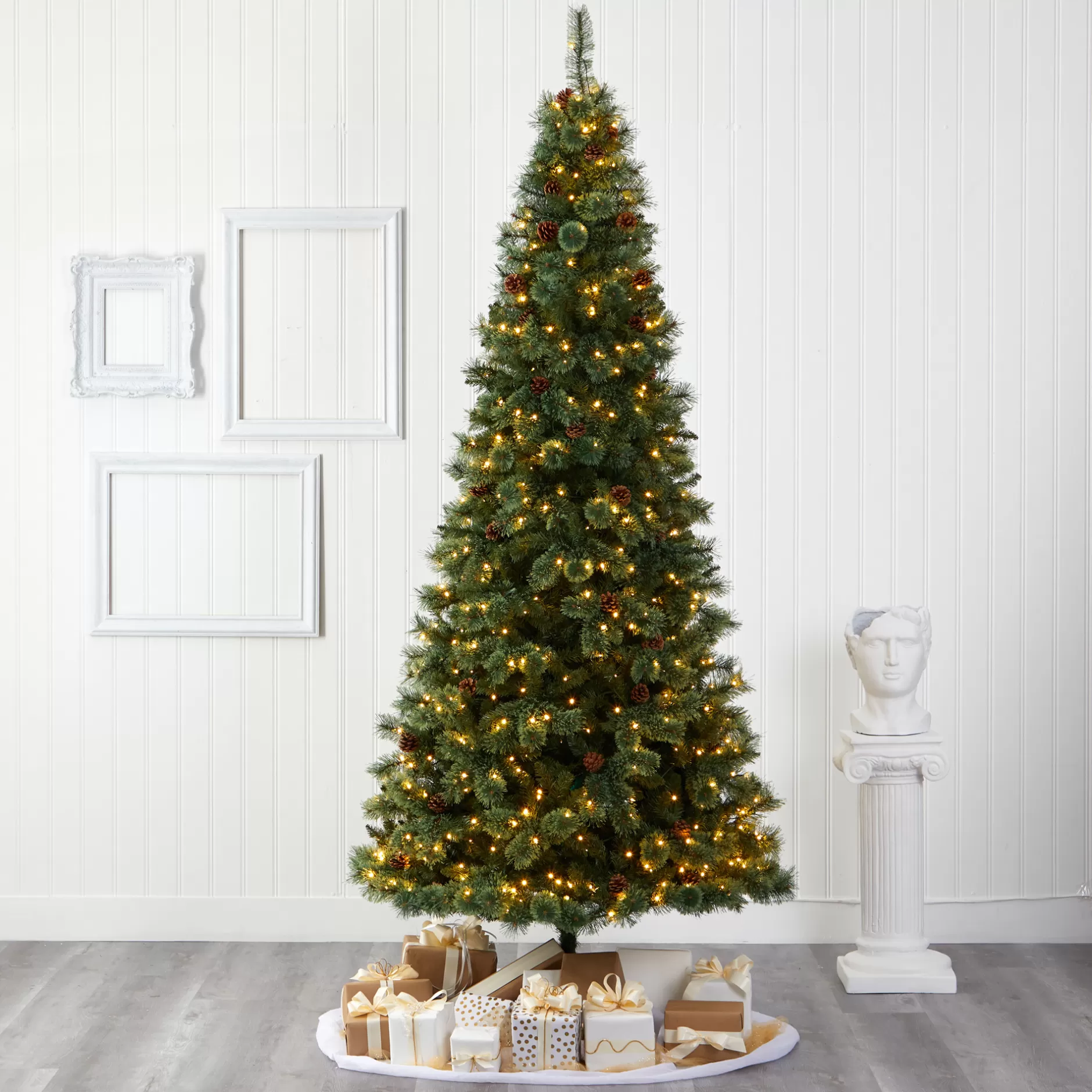 Cheap 9' Pre-Lit Mountain Pine And Pinecones Artificial Christmas Tree, Warm Clear Led Lights Pre-Lit