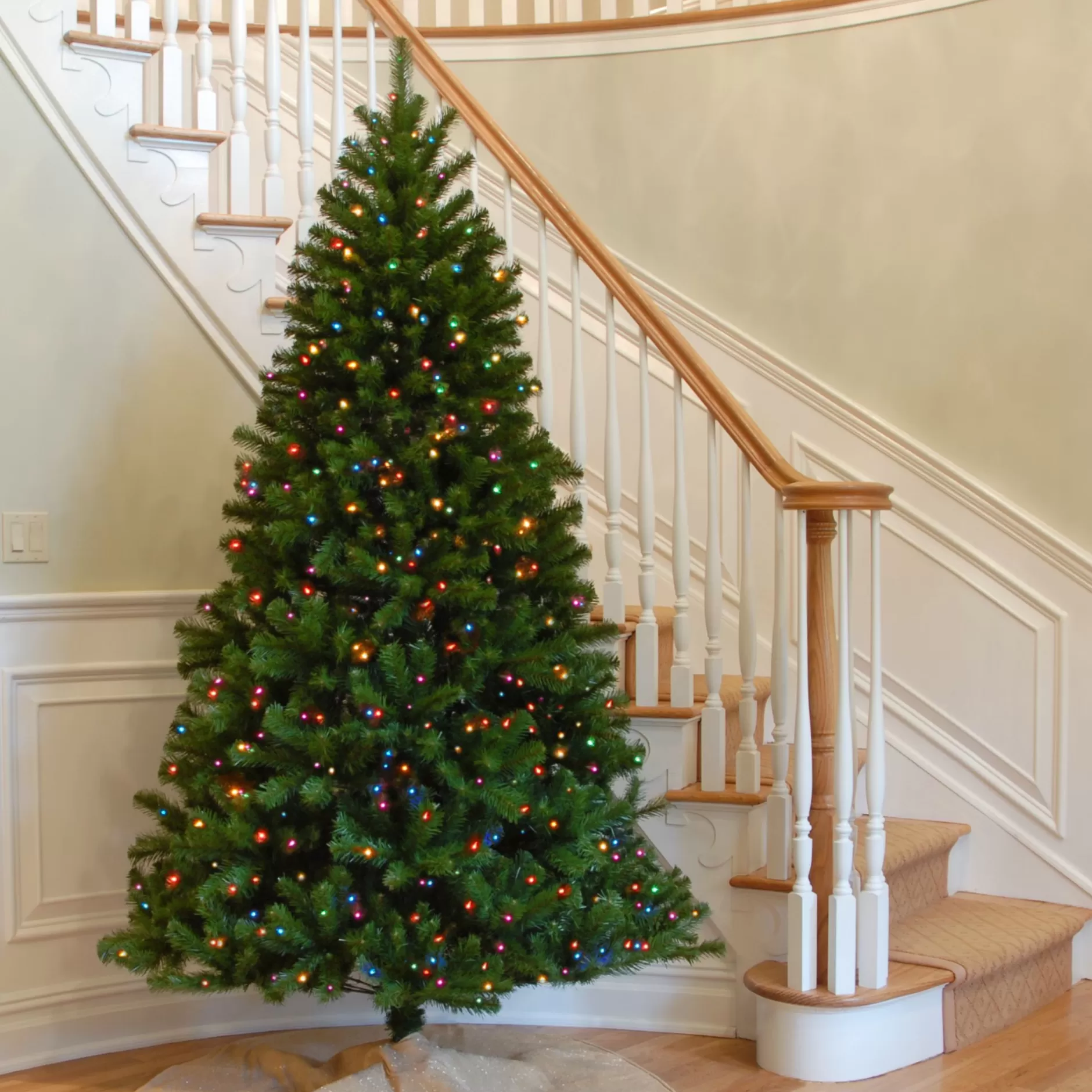 Outlet 7' Pre-Lit North Valley Spruce Artificial Christmas Tree –Multicolor Lights Pre-Lit