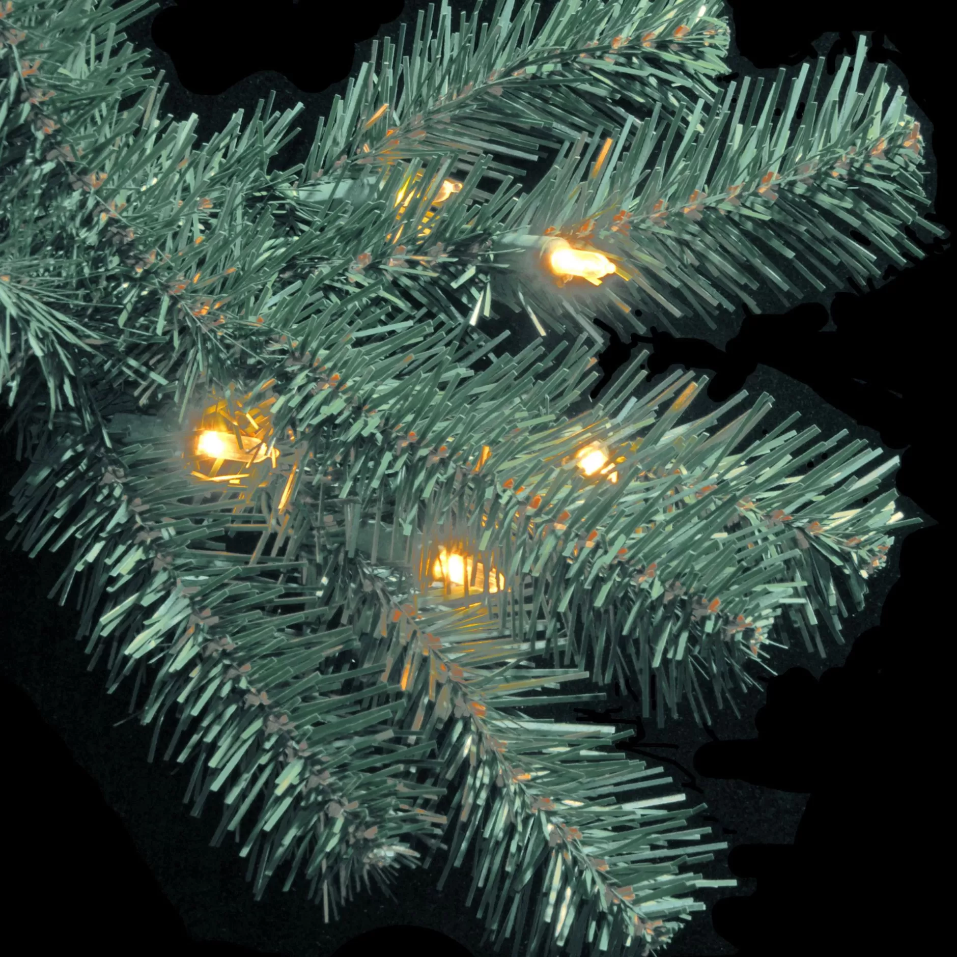 Outlet 4.5' Pre-Lit North Valley Spruce Full Artificial Christmas Tree, Clear Lights Pre-Lit