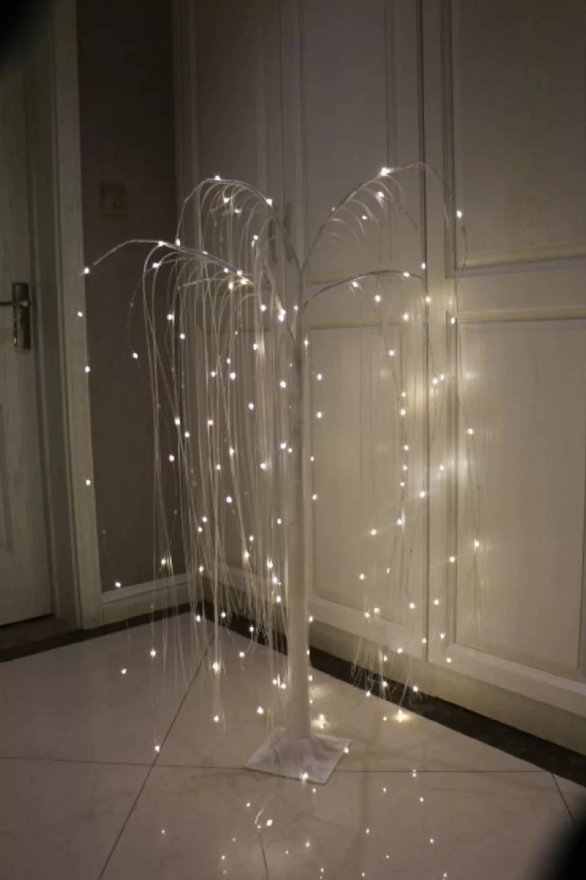 Best Sale 4' Pre-Lit White Willow Artificial Christmas Tree, Led Warm White Lights Pre-Lit